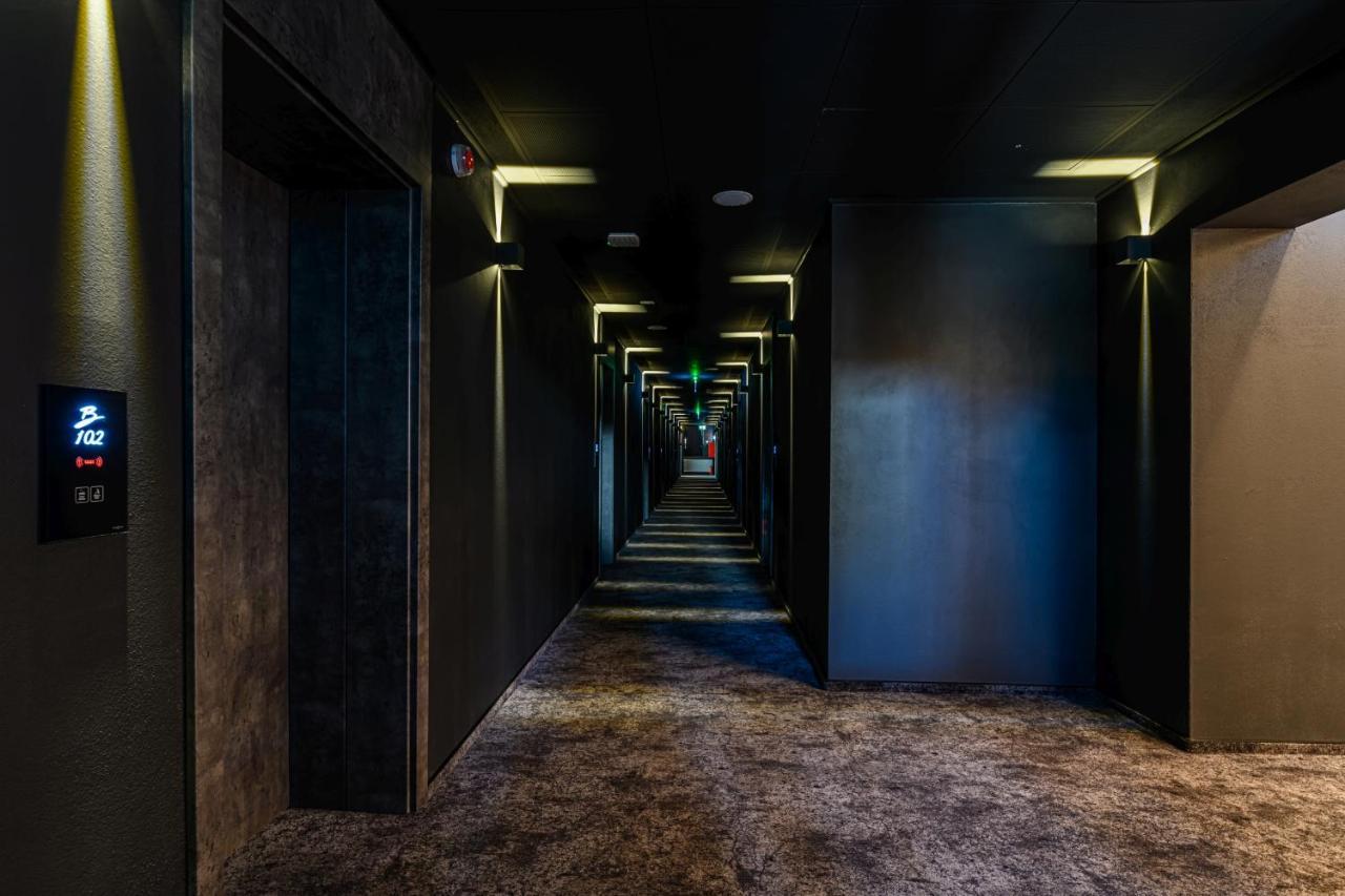 B The Hotel Sfântu-Gheorghe Esterno foto